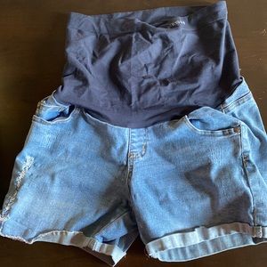 Maternity shorts size M